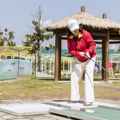 清華經(jīng)管高經(jīng)一班歡慶20周年，迷你高球點(diǎn)燃激情，團(tuán)結(jié)協(xié)作展現(xiàn)魅力！