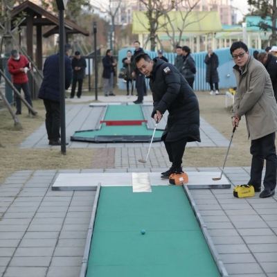 探索迷你高球，點(diǎn)亮團(tuán)隊(duì)之夜：遠(yuǎn)望谷迷高國(guó)際球場(chǎng)引領(lǐng)企業(yè)年會(huì)團(tuán)建新篇章！