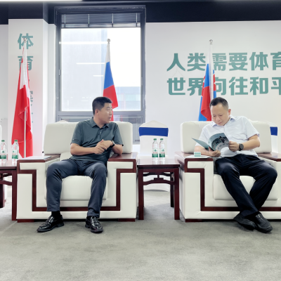 資訊-泰州電子信息產業園投資促進中心主任王冰冰一行調研迷你高球項目